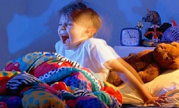 Ребенку снятся кошмары по ночам: что делать, совет психолога, как избавить от парасомнии