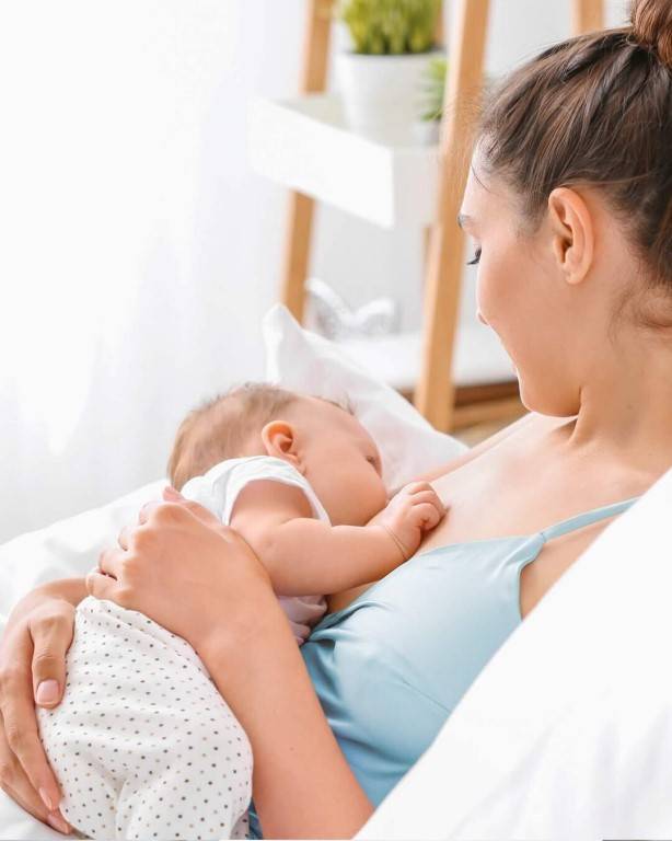 Грудное кормление новорожденных после родов:  советы
