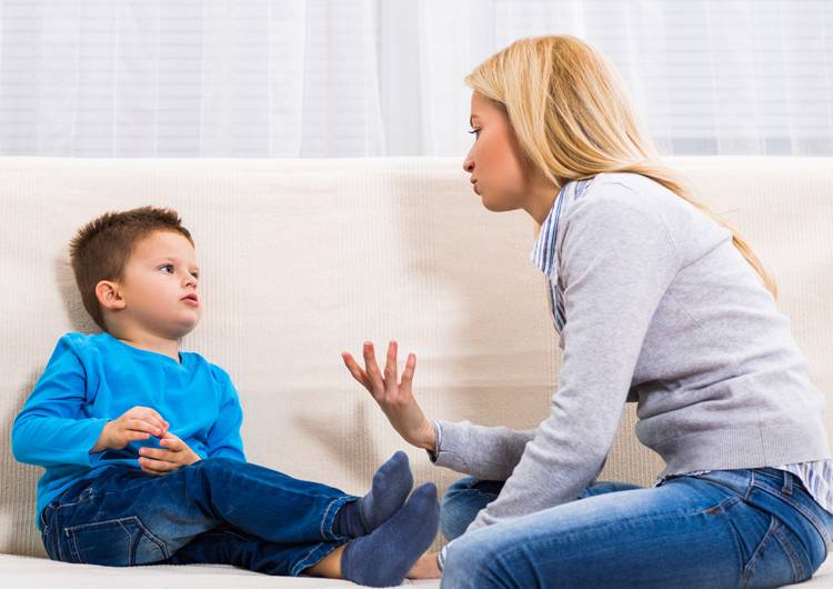 Когда ребенок начинает говорить мама