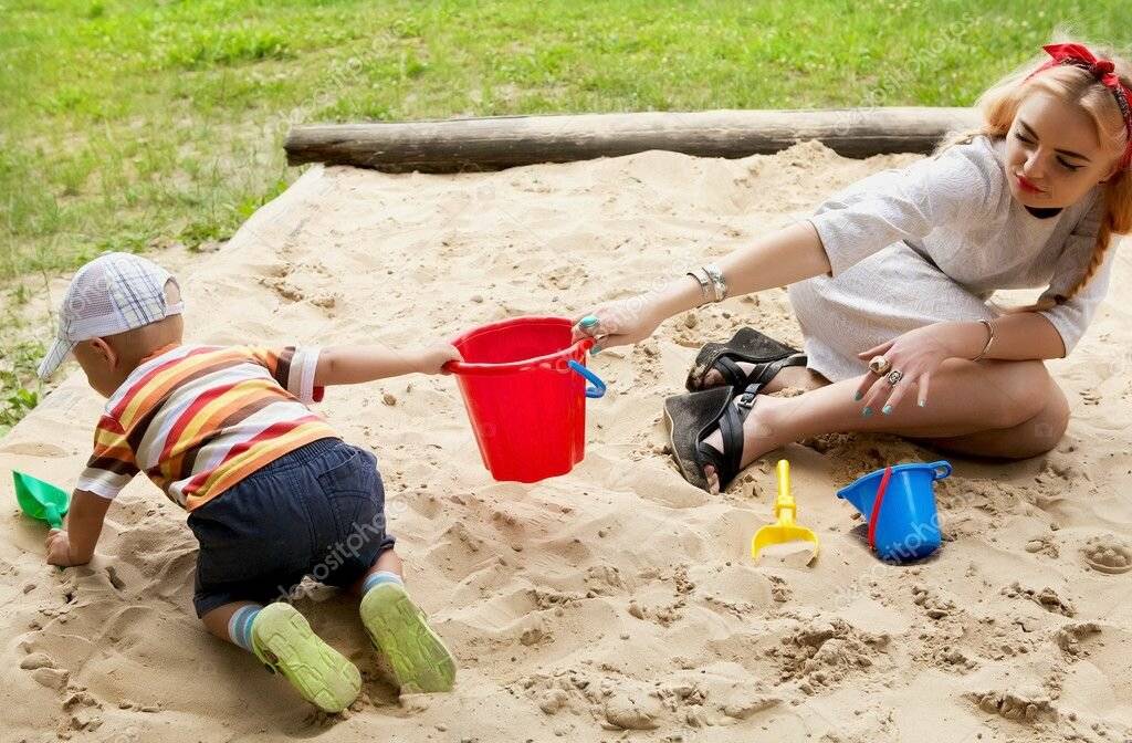 Мой ребенок обсыпает других песком и дерется: что мне делать? детская площадка: правила поведения для родителей • фаза роста