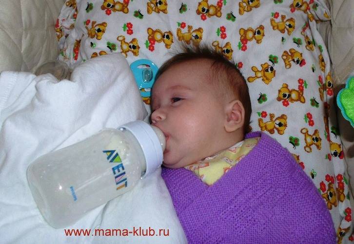 Рвота у новорожденного после кормления грудным молоком и смесью