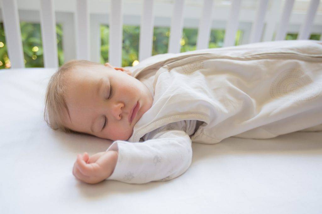 Как уложить спать ребенка днем в полтора года