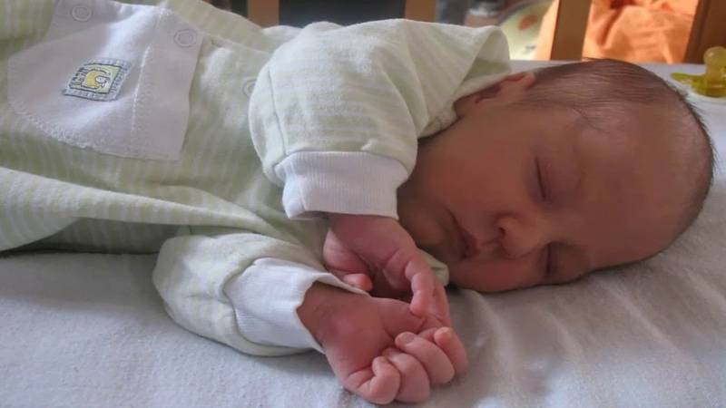 Как уложить спать новорождённого?