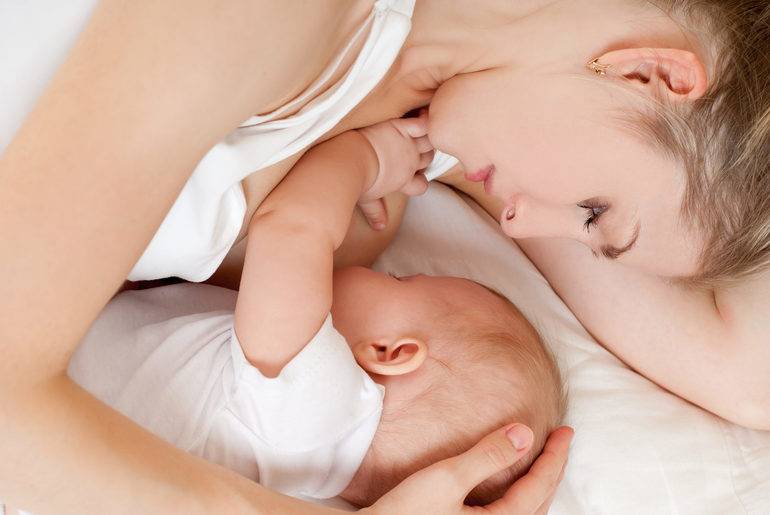 Грудное вскармливание во время орви. есть ли риск для мамы и ребёнка?