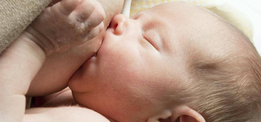 Как определить, наедается ли ребенок грудным молоком или смесью - топотушки