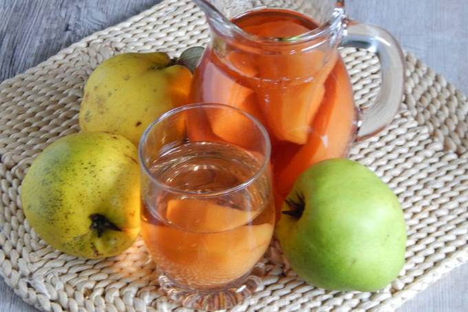 Яблочный компот – полезный и вкусный напиток для грудничка