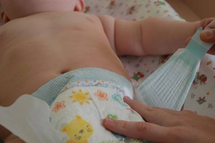 Как выбрать и пользоваться подгузниками для новорожденного