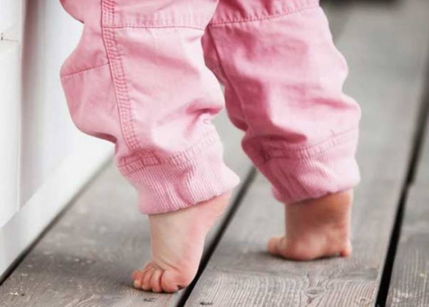 Хождение на носочках – что делать, если ребенок ходит на цыпочках