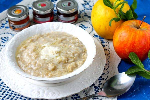 Овсяная каша на воде вред. Овсяная каша с растительным маслом. Каша овсяная с растительным молоком. Овсяная каша на молоке при беременности. Каша с растительным маслом.