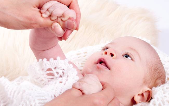 Ребенок в 1 месяц – правила кормления, пеленания и ухода
