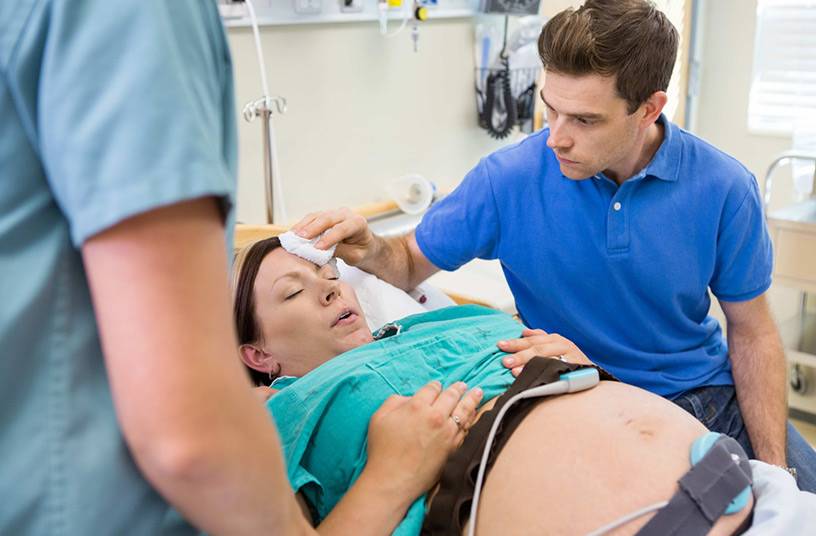 Как правильно тужиться во время родов? схватки и потуги в родах. как дышать во время родов :: syl.ru