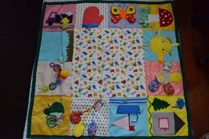 Игровые коврики своими руками. как сшить развивающий коврик малышу: советы и идеи. игры на развивающем коврике