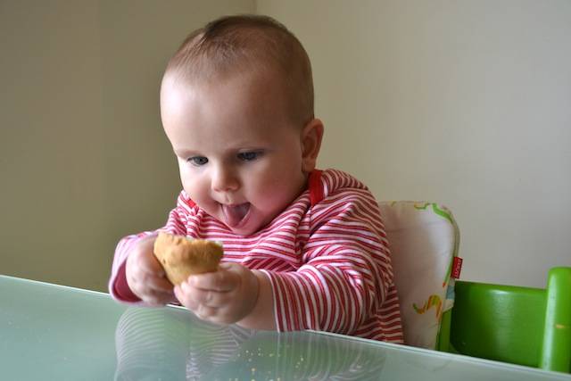 Когда ребенку можно давать хлеб?