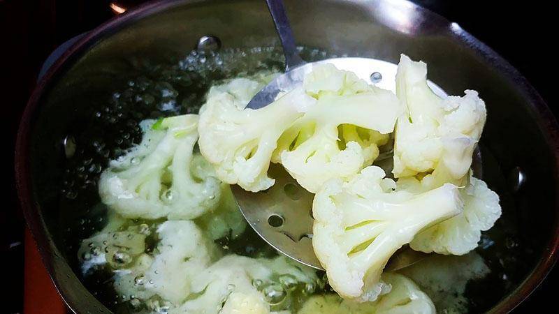 Сколько варить цветную капусту: свежую и мороженую. разные способы и рецепты: как сварить цветную капусту для разных блюд