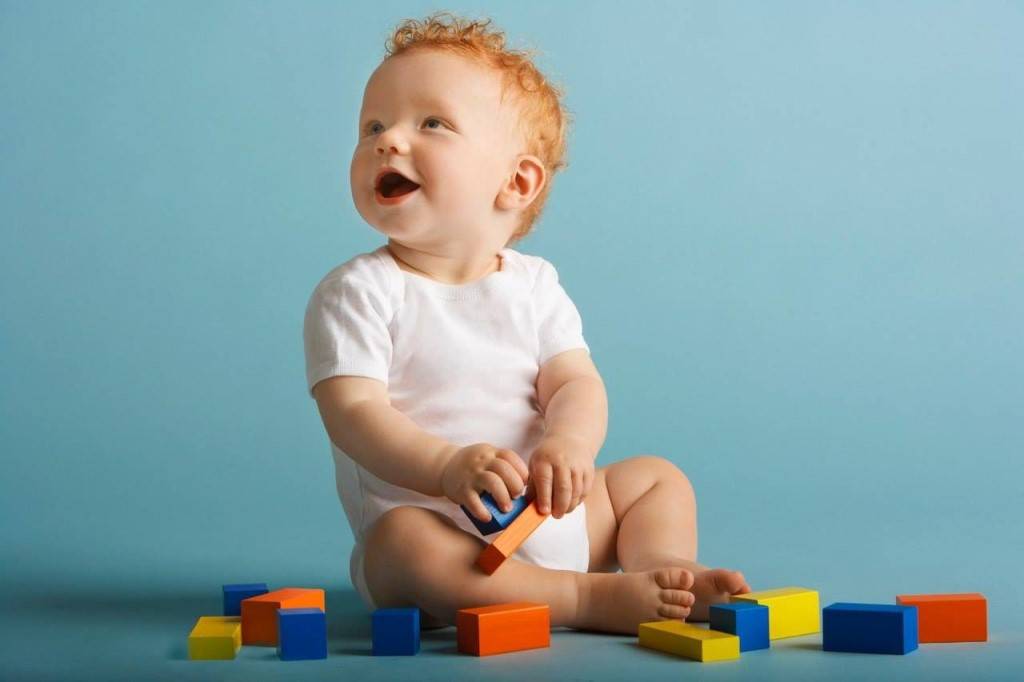 Игры с ребенком 8 месяцев (чем занять 8-месячного младенца)