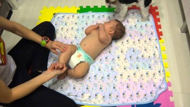Массаж для новорожденных: действия в 1 месяц в домашних условиях, как делать грудничкам в 0-1 месяц самостоятельно, с какого возраста разрешен