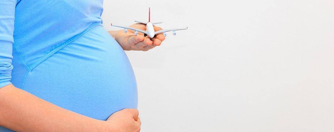 Можно ли при беременности летать на самолете? благоприятные и неблагоприятные периоды для авиаперелетов, противопоказания и возможные негативные последствия