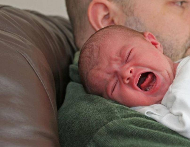 Почему ребёнок в год вздрагивает во сне? причины и способы решения проблемы