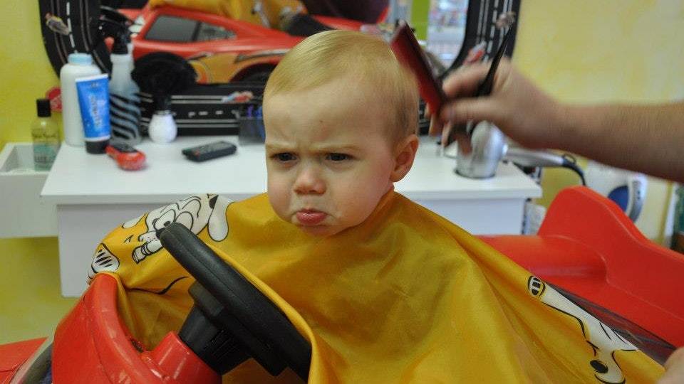 Почему важно знать, когда первый раз стричь волосы ребенку