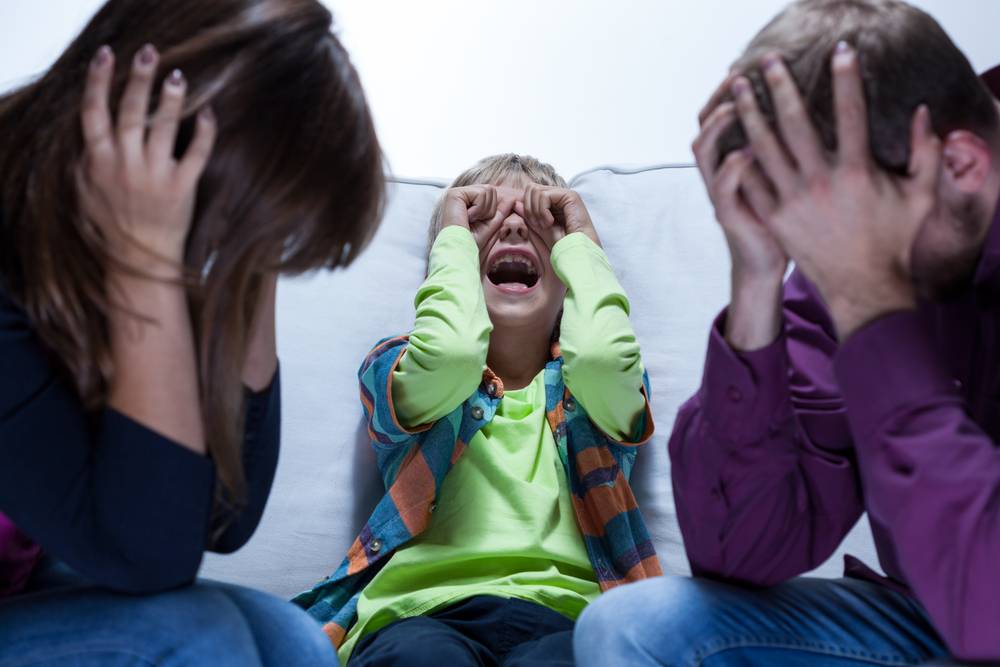 Как научить ребенка проигрывать без слез? что делать, если ребенок не умеет проигрывать, плачет и обижается?