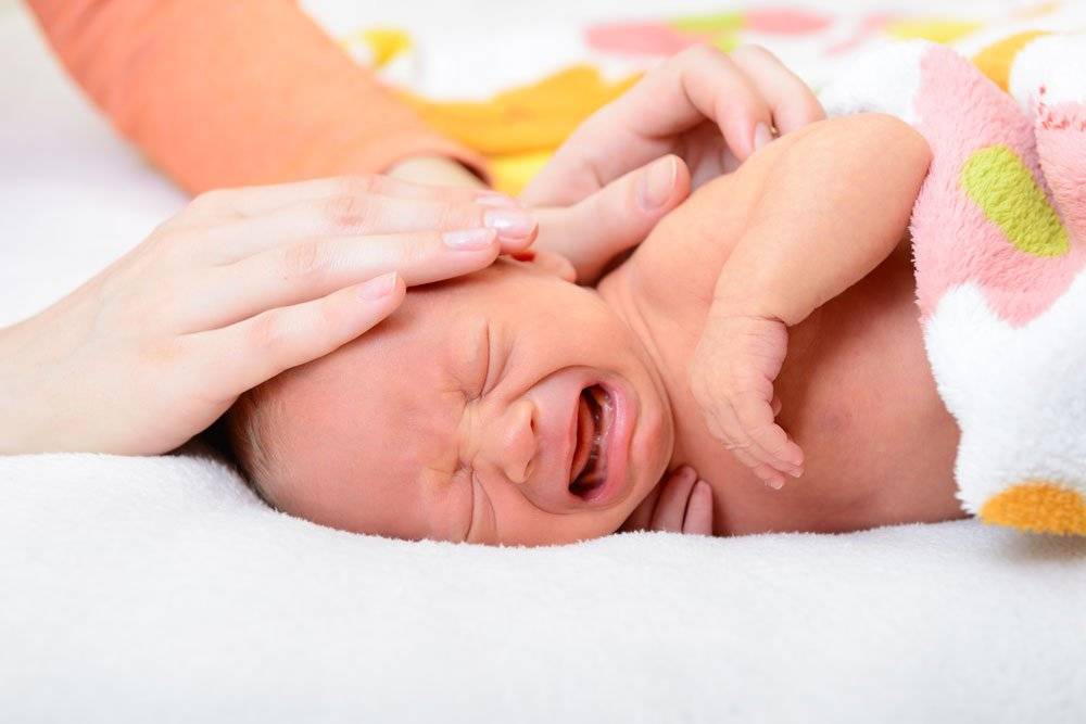 Как успокоить новорожденного – 10 способов при истерике