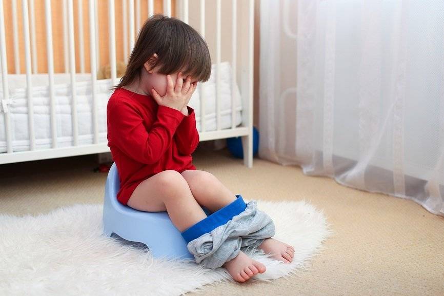 Ребенок боится какать: как избавиться от психологического запора
