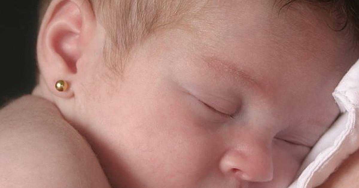Почему у только что родившихся детей диагностируют косоглазие?