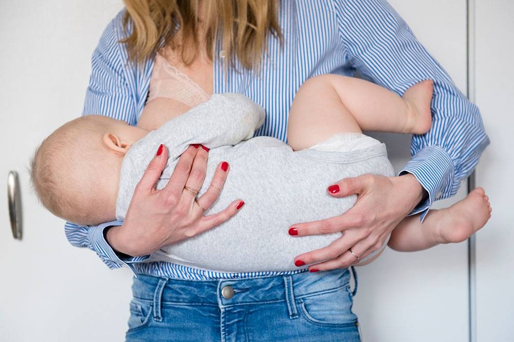 Отлучение ребенка от груди: ребенок в год - women first