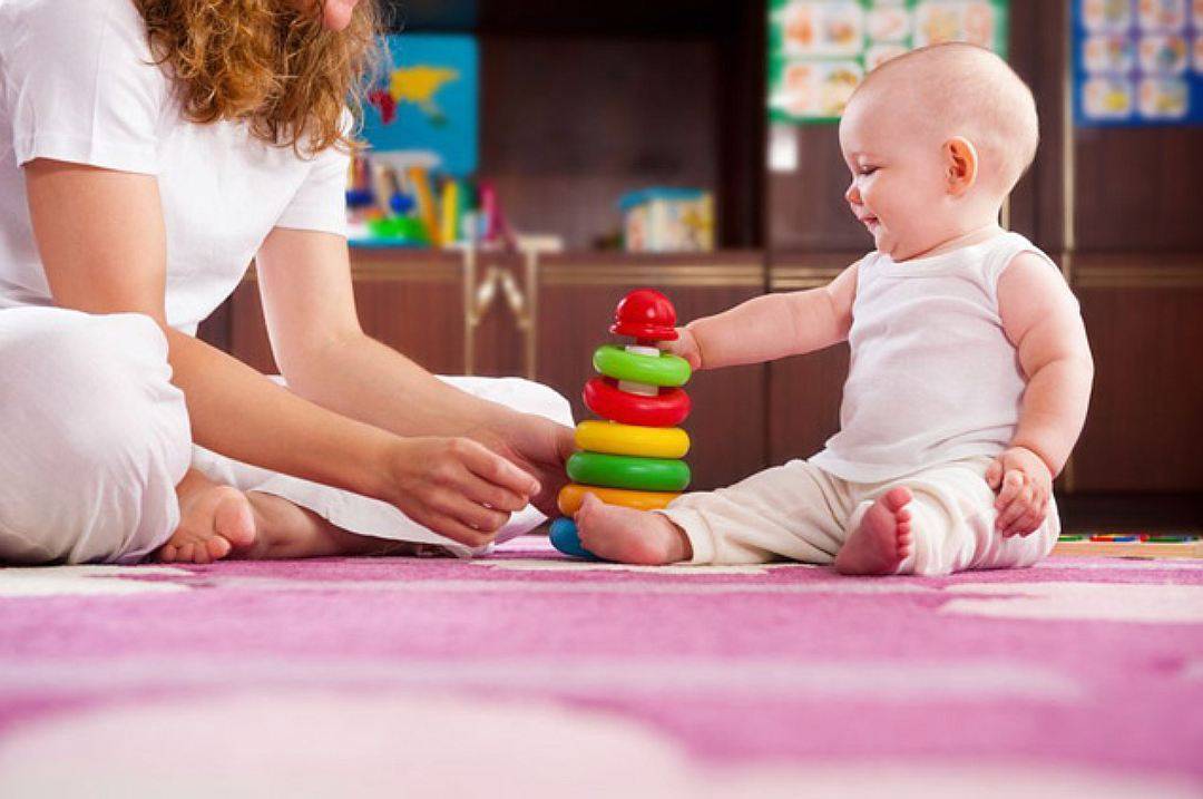 Как развивать ребенка в 6 месяцев
