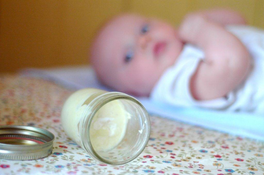 Масло для ухода за кожей новорожденного: выбираем лучшее