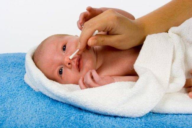 Как вести себя с новорожденным ребенком: что делать сразу после родов