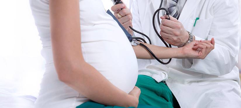 Как понизить давление на ранних и поздних сроках беременности в домашних условиях, чем оно опасно