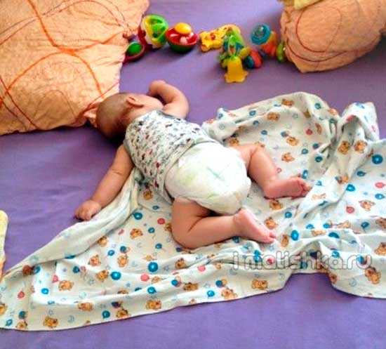 Сон на животе у новорожденных: польза и опасность