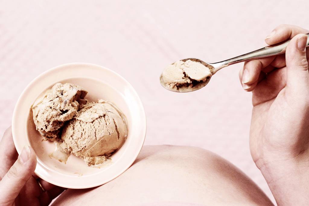 Мороженое – полезно ли оно при беременности