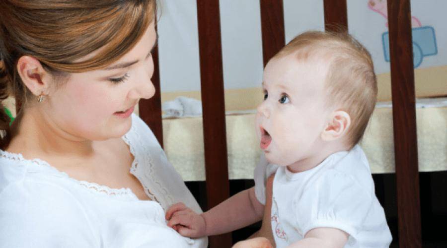 Когда новорожденный ребенок начинает агукать и гулить, нормы развития речи и проблемы