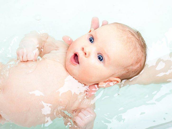 10 важных правил купания новорождённого ребёнка и отзывы о средствах для купания