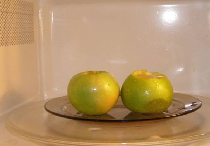 Как запечь яблоки в микроволновке для кормящей мамы