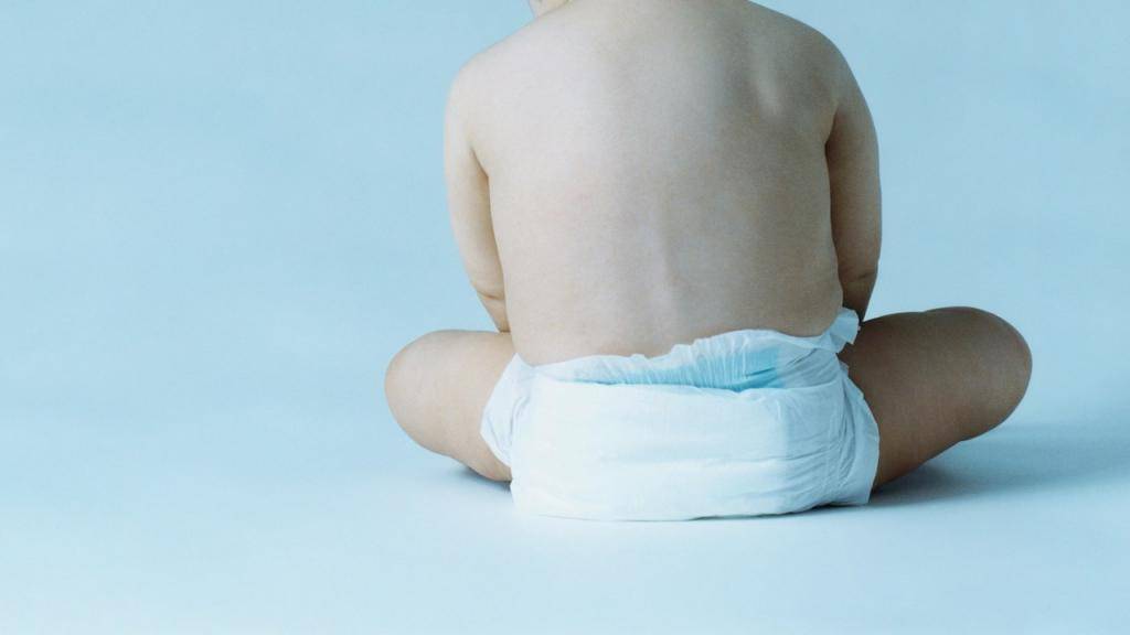 Правда ли, что мальчикам-новорожденным нельзя надевать памперсы?