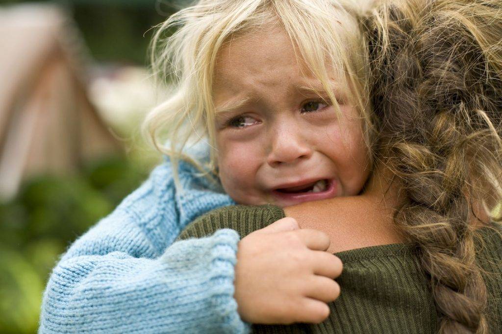 Как реагировать на детские слезы?