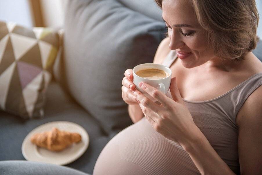 Можно ли беременным молоко: чем полезен продукт и как его употреблять?