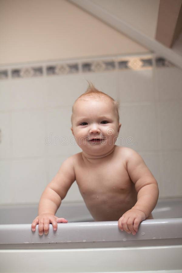 Ребёнок боится купаться в ванной - что делать, как помочь преодолеть страх перед водой, советы специалиста