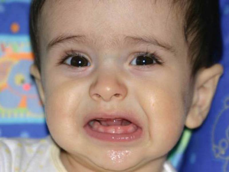 Ребенок кашляет при прорезывании зубов. что это значит и как вылечить?