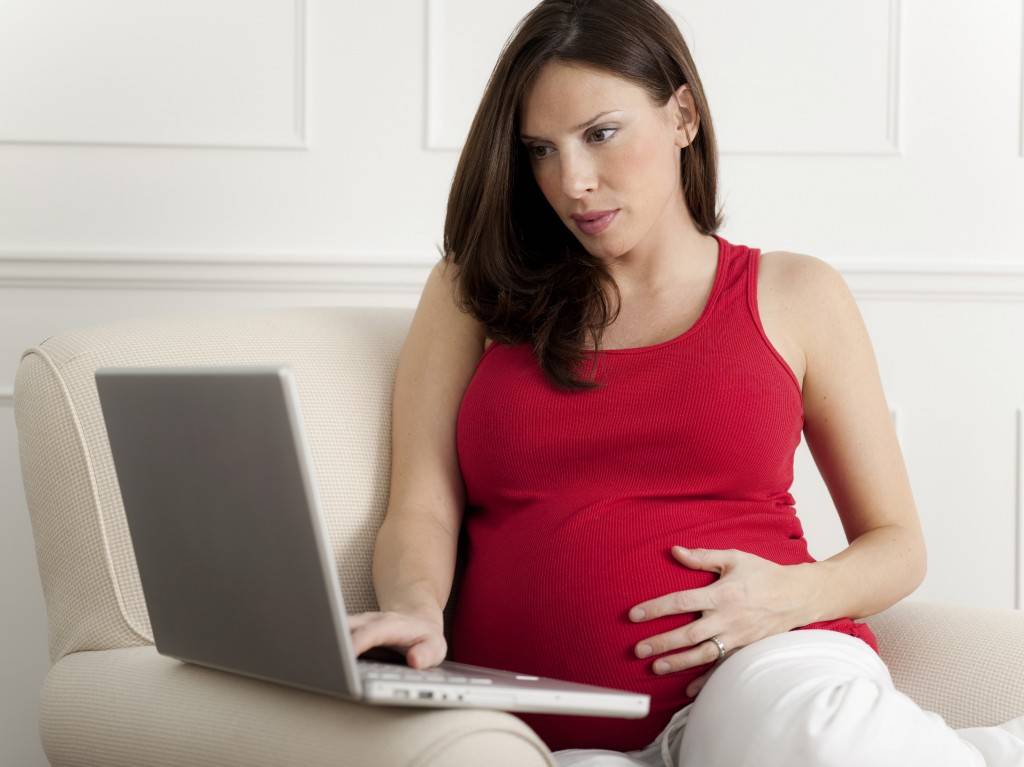 Компьютер и беременность – опасно или нет?