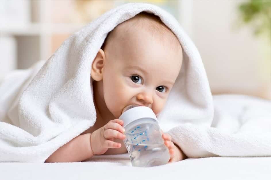Нужно ли допаивать водой малышей на гв