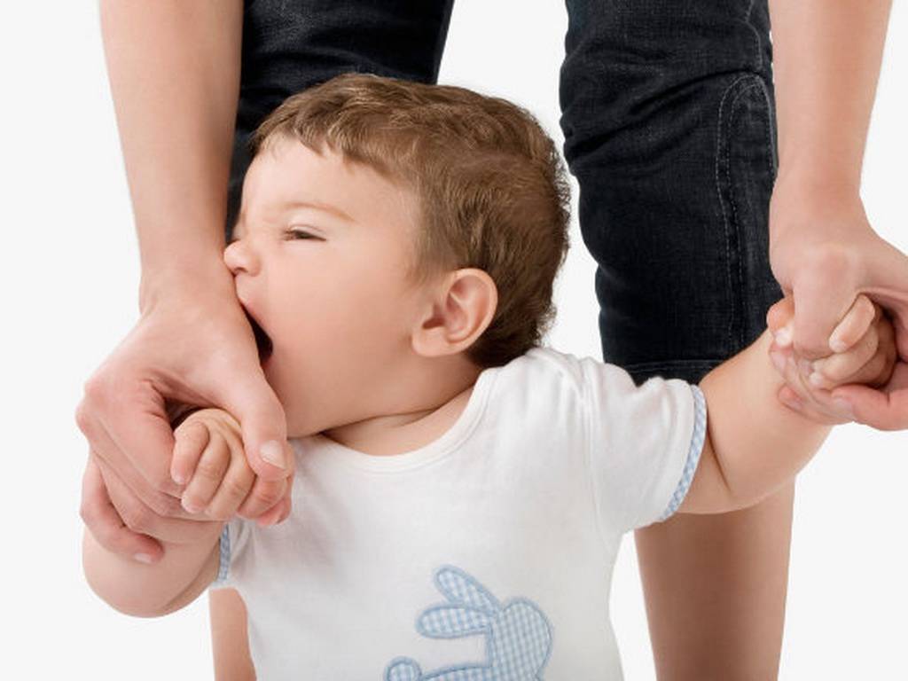 Как отучить ребенка кусаться и щипаться в 1-2 года и в более старшем возрасте