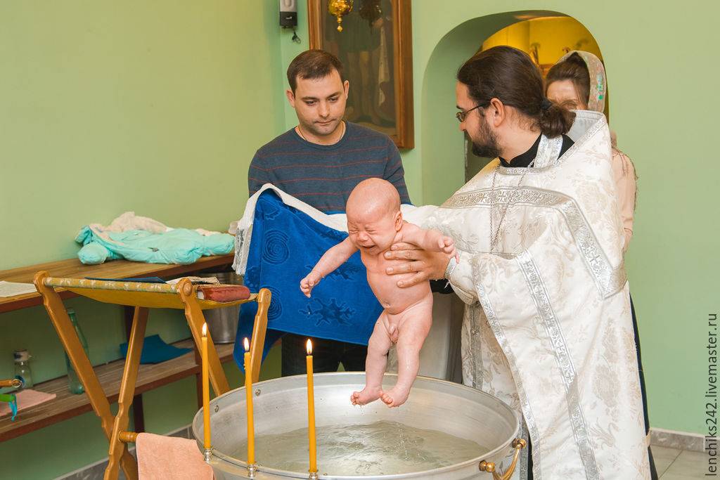 Во сколько месяцев нужно крестить ребенка
