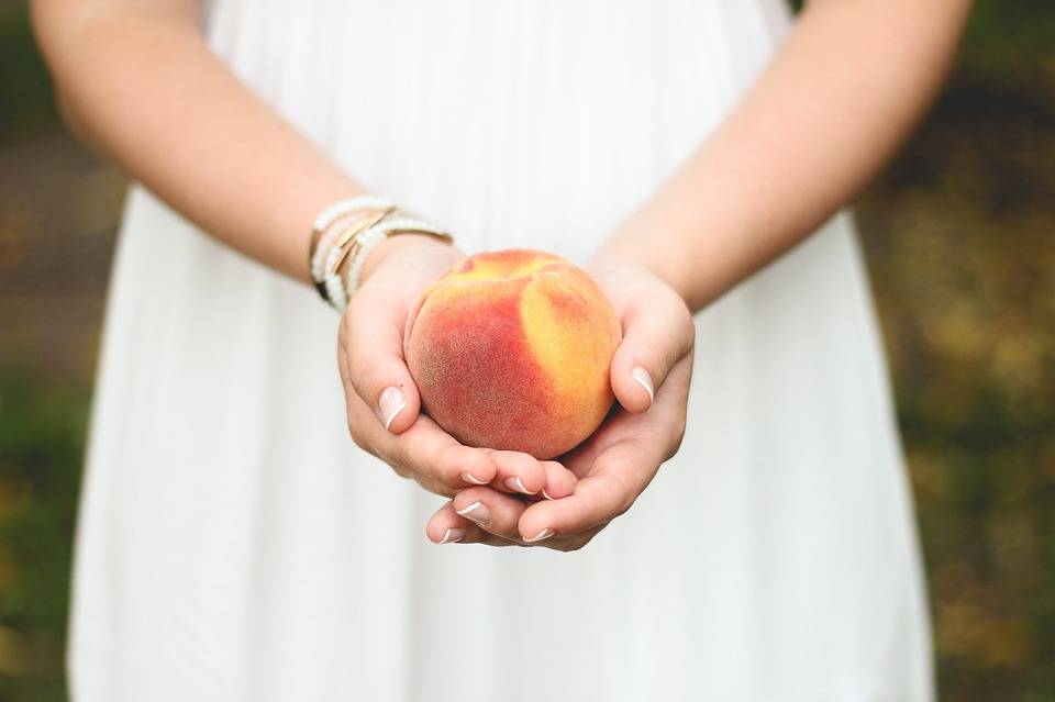 Персики во время беременности — особенности и польза продукта