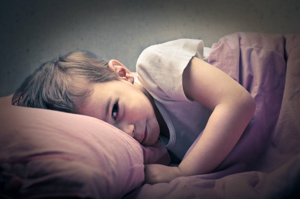 Что делать, если ребенок просыпается и плачет