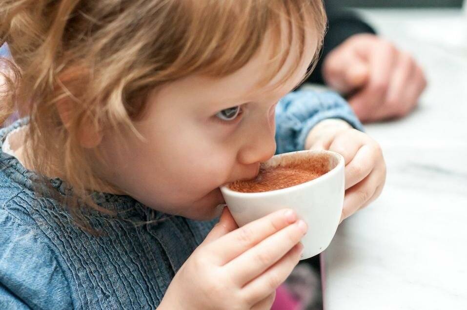 Какао для детей: с какого возраста его можно давать?