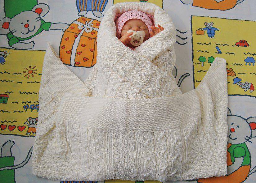 Как завернуть ребенка в одеяло: 3 надежных способа пеленания